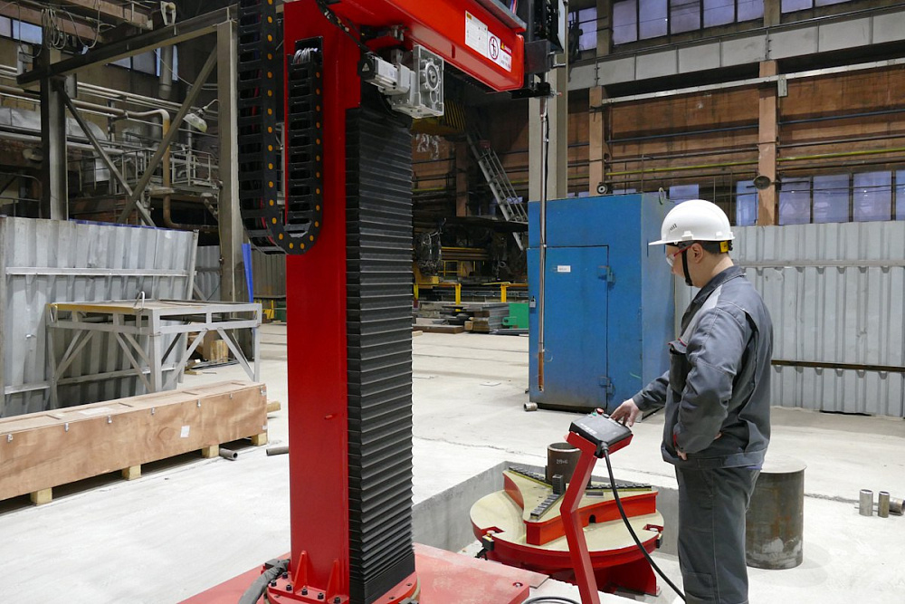 «Уралхиммаш» запустил новую установку наплавки деталей труб для нефтехимической отрасли